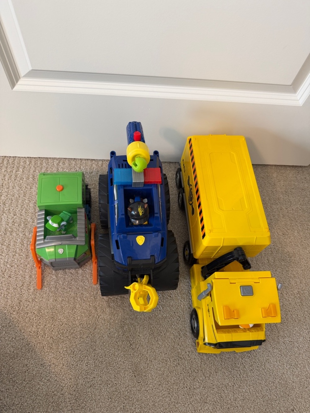 Paw Patrol Rubble X-Treme Truck, Rocky Truck and Chase Ultimate Rescue Wheels